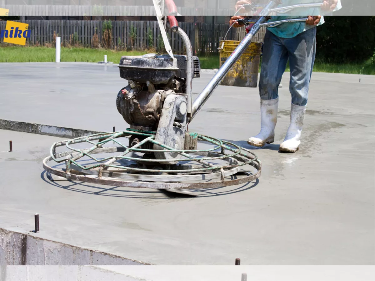 بتن ریزی کف با ماله پروانه ای به چه صورت انجام می شود؟