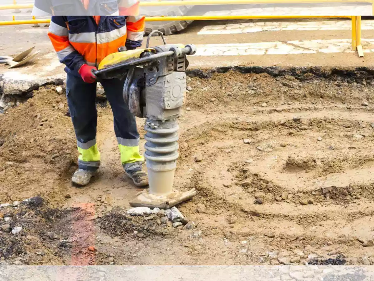 پی سازی با دستگاه کمپکتور بنزینی